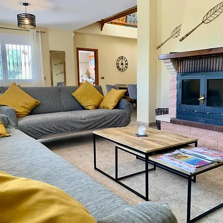 3 Bedroom With Private Pool And Mountain View
