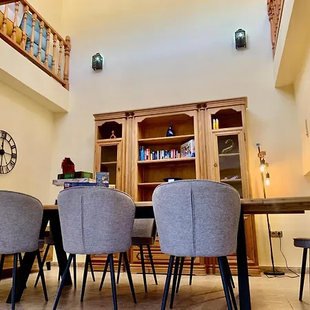 3 Bedroom With Private Pool And Mountain View