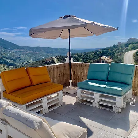 3 Bedroom With Private Pool And Mountain View Holiday home